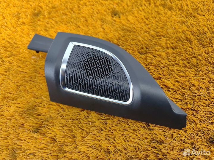 Уголок двери передний правый Geely Coolray
