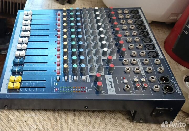 Микшерный пульт Soundcraft EPM8