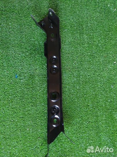 Планка радиатора Nissan Qashqai 11