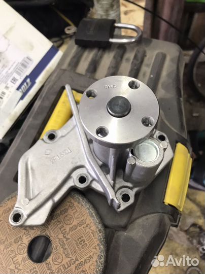 Водяная помпа ford