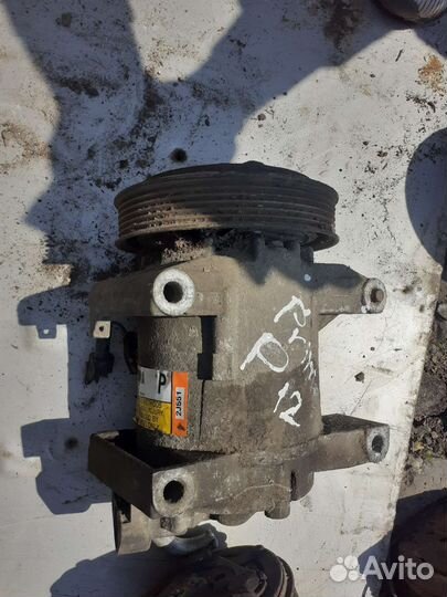 Компрессор кондиционера Nissan Primera P12