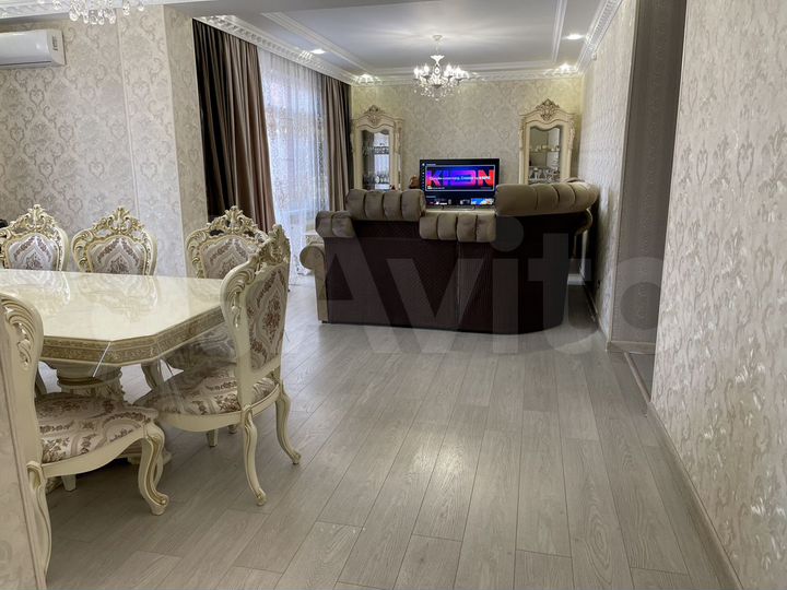 2-к. квартира, 61 м², 2/3 эт.