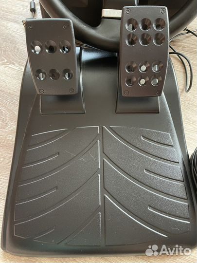 Игровой руль logitech driving force gt