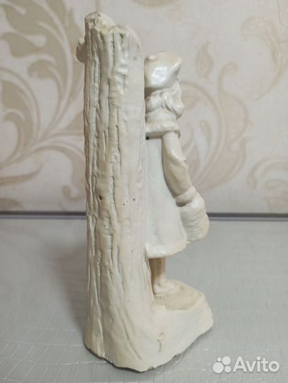 Гипсовая статуэтка, шкатулка, яйцо