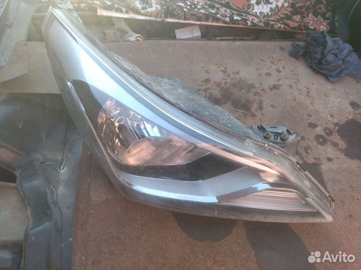 Передние фары Hyundai Solaris 14-17