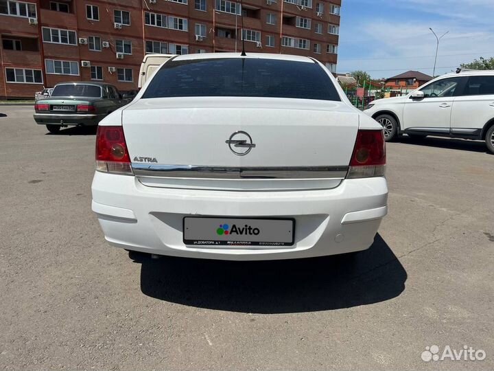 Opel Astra 1.8 МТ, 2011, 230 000 км