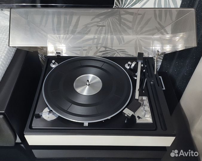 Виниловый проигрыватель Elac Miracord 50H II