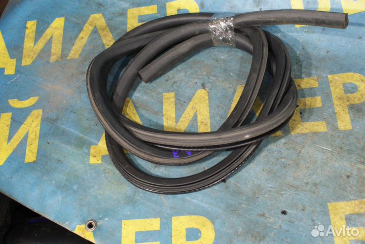 Уплотнитель двери Ford Focus 1