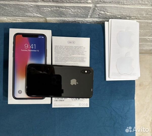 iPhone X, 256 ГБ