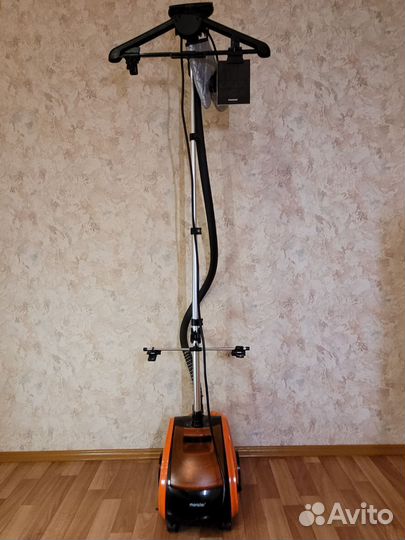 Отпариватель для одежды вертикальный