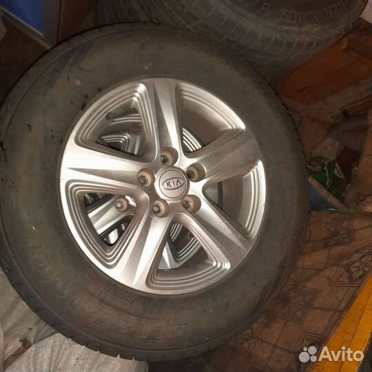 Yokohama 125T 215/70 R16