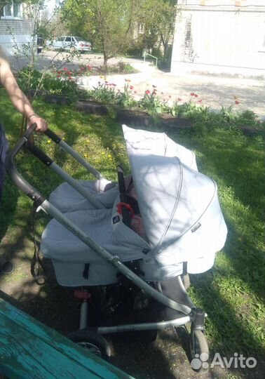 Коляска трансформер для двойни