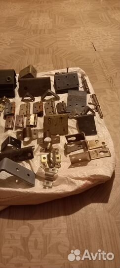 Продажа уголки и петли разные