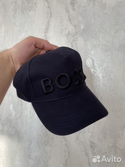 Boss кепка