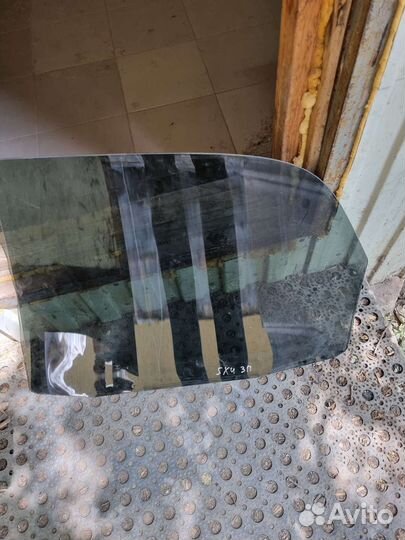 Сузуки SX4 стекло заднее правое