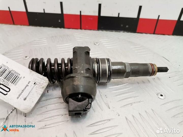 Форсунка Volkswagen Golf 5 2008 038130073AG