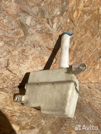 Бачок омывателя Hyundai Sonata 4 EF