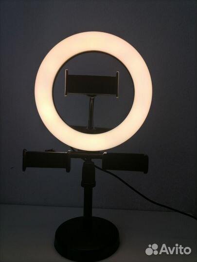 Настольная кольцевая лампа