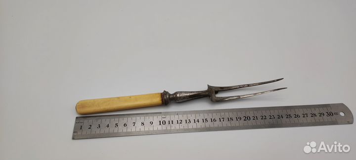 Вилка для мяса сталь кость Англия сер. XX в. Н1413