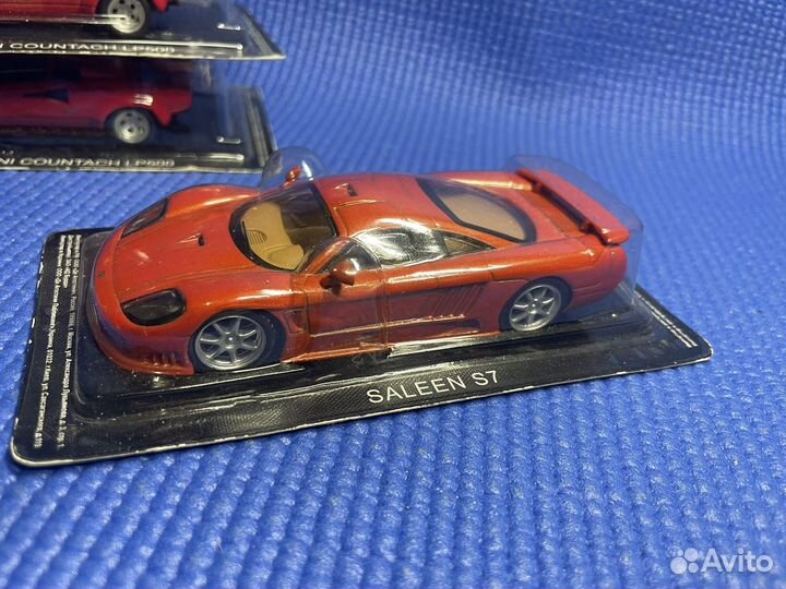 Модель автомобиля 1:43