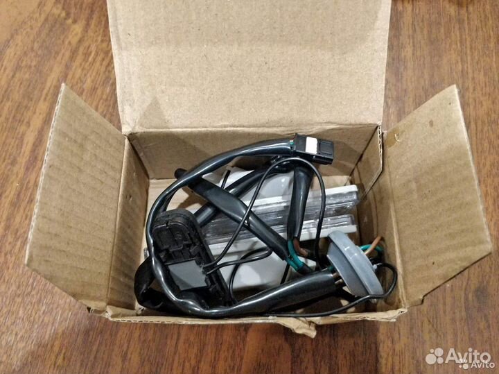 Кнопка багажника Chevrolet Cruze /Orlando