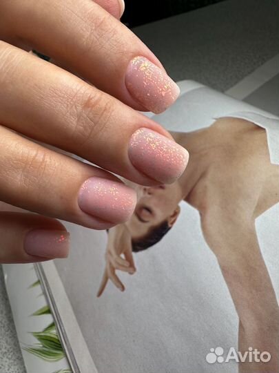 Модель на маникюр и педикюр
