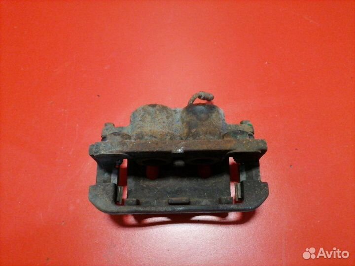 Суппорт передний левый Infiniti Qx56 JA60 VK56DE