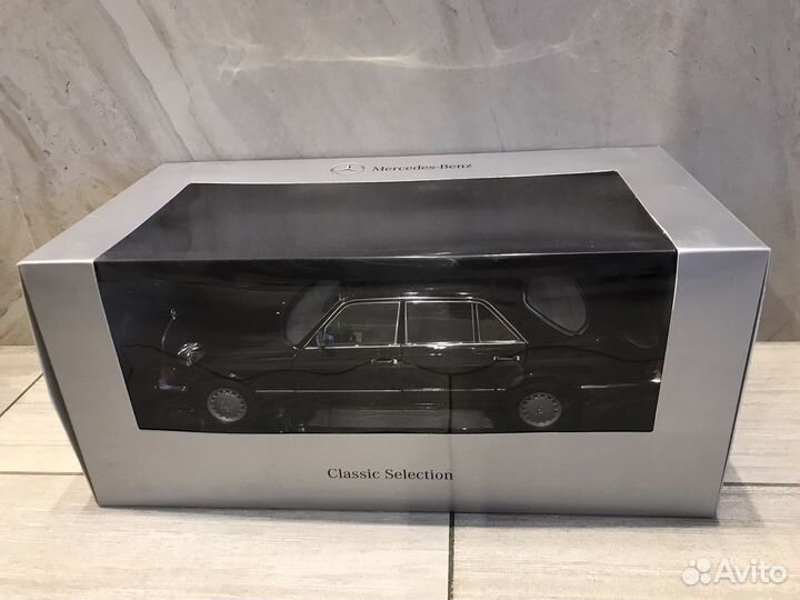Mercedes 560 SEL 1:18