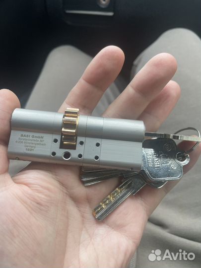 Вскрытие дверных замков и замена всех видов