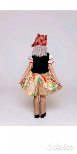 Карновальный костюм Бабы Яги с метлой