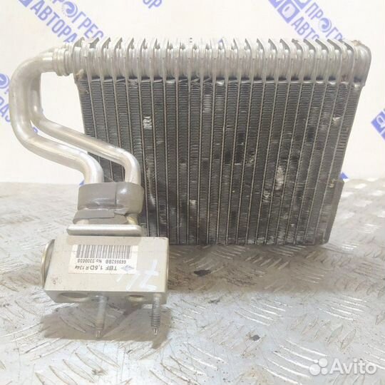 Радиатор кондиционера передний Peugeot 308 хэтчбек