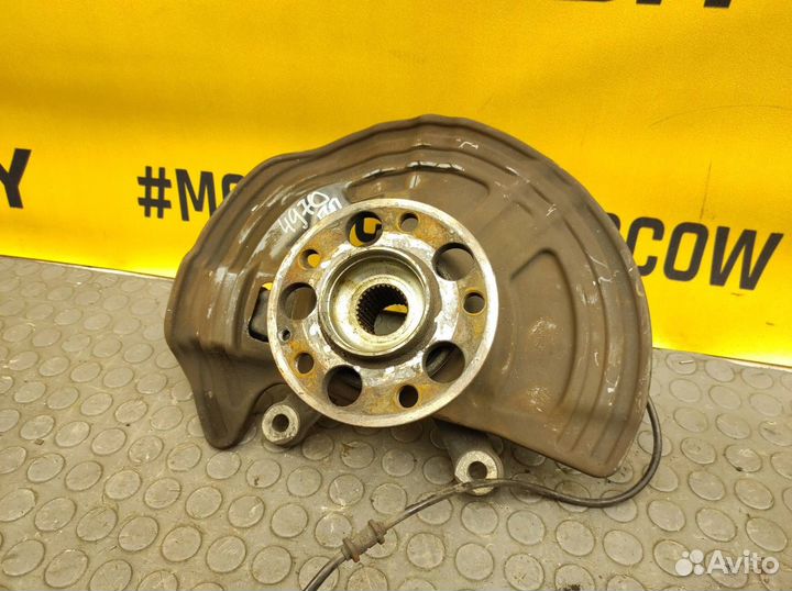 Кулак поворотный передний правый Mercedes-Benz