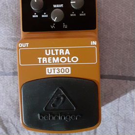 Педаль тремоло Behringer UT300 Ultra Tremolo