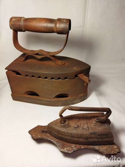 Утюг старинный