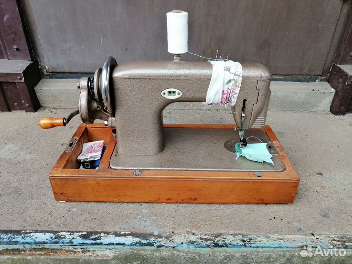 Швейная машинка