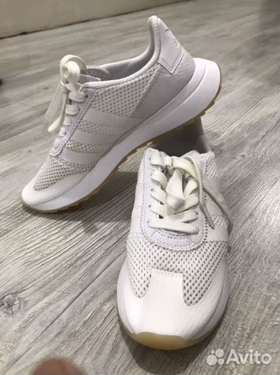 Кроссовки adidas original 36р