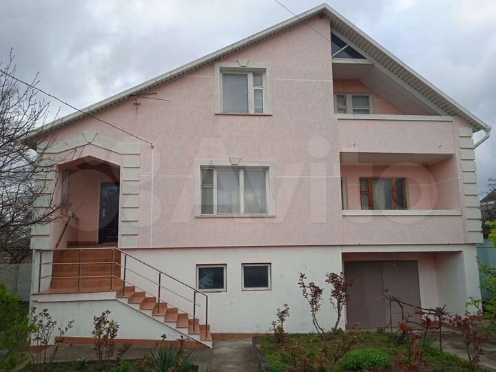 Дом 280 м² на участке 6 сот.