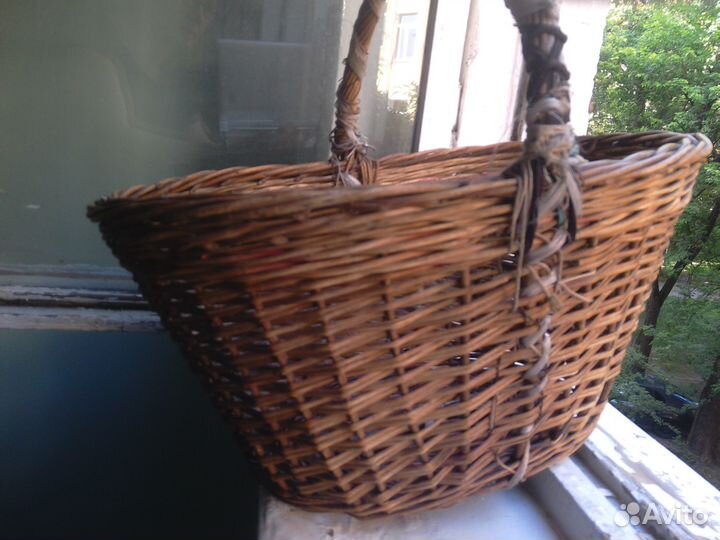 Корзина плетеная б/у для грибов и ягод