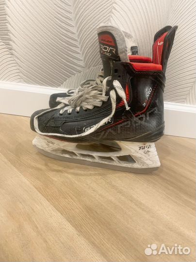 Коньки хоккейные