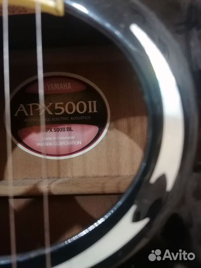 Акустическая гитара yamaha