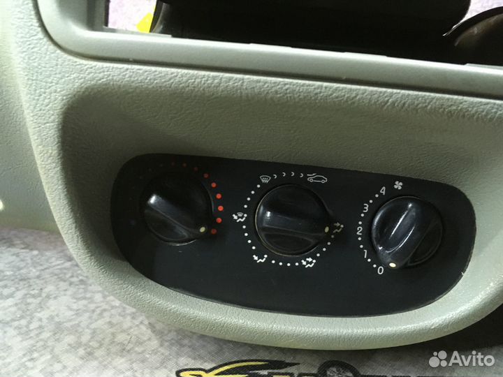 Торпедо Дефлектор Renault Simbol /Clio ll Симбол