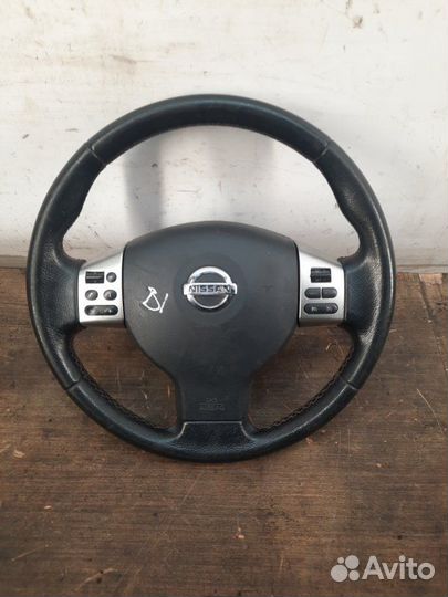 Рулевое колесо Nissan Note хэтчбэк 5 дв. 1.4