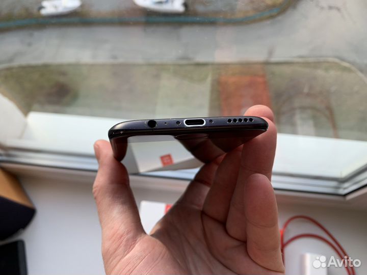 OnePlus 5, 6/64 ГБ
