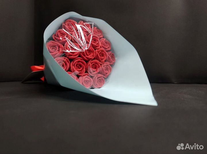 Красные Розы из Белого Шоколада - 19 шт в Букете