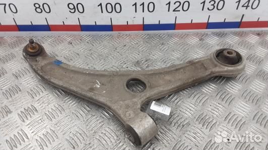 Рычаг передний нижний правый hyundai I40 (4UK13LM0