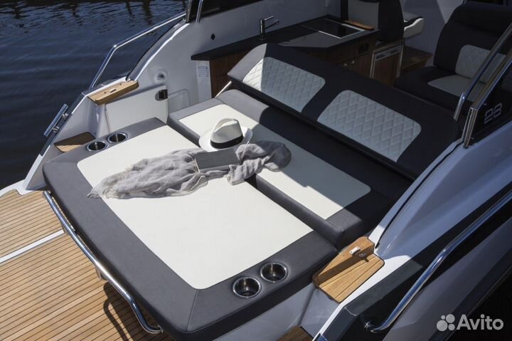 Моторная яхта Grandezza 28 OC новый в наличии