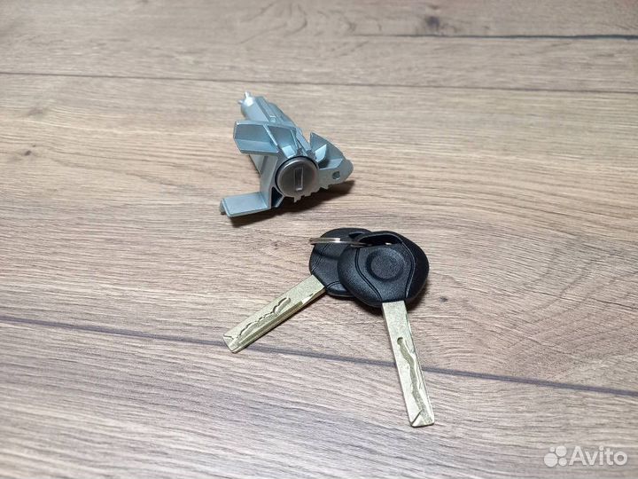 Личинка замка двери BMW E53 X5 00-06