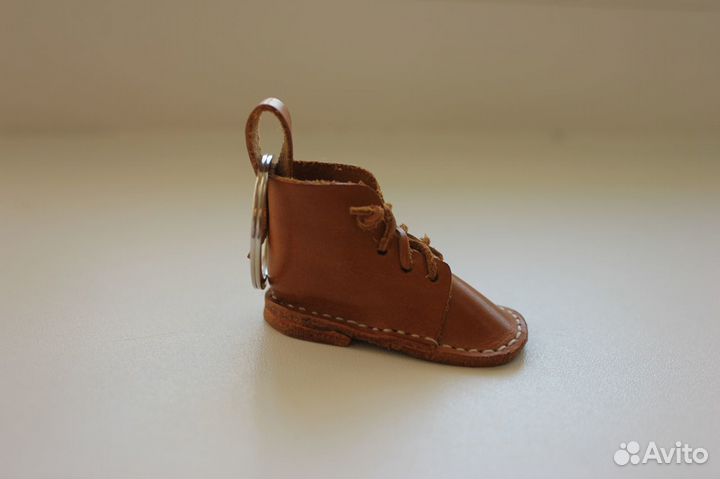 Брелок из натуральной кожи