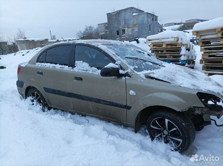 Поводок дворников передний левый Kia Rio 2