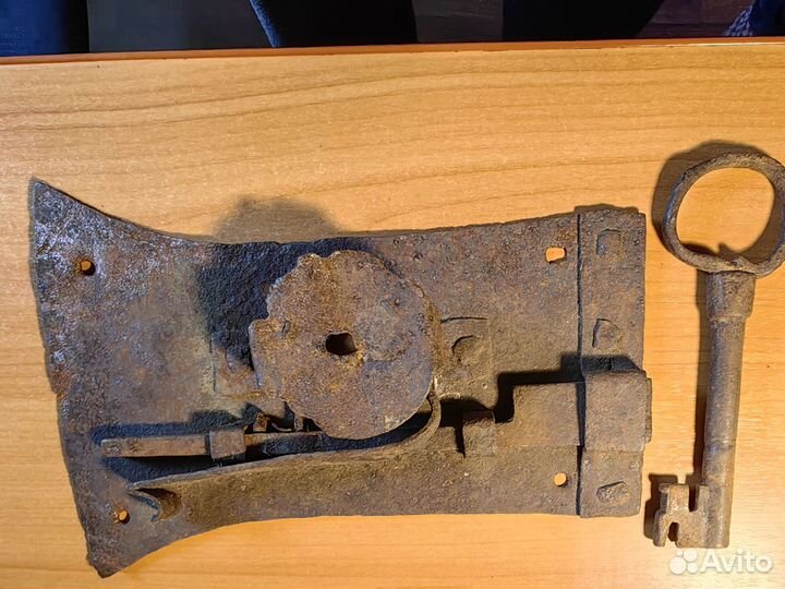 Замок амбарный с ключом